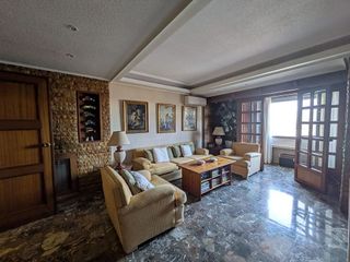 Piso en venta en Media Legua en Madrid