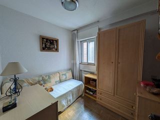 Piso en venta en Media Legua en Madrid