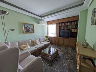 Piso en venta en Media Legua en Madrid