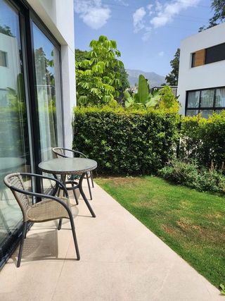 Piso en venta en Los Naranjos - Las Brisas en Marbella