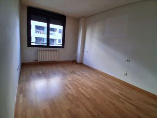 Piso en venta en El Campillo - Polígono Cantabria en Logroño