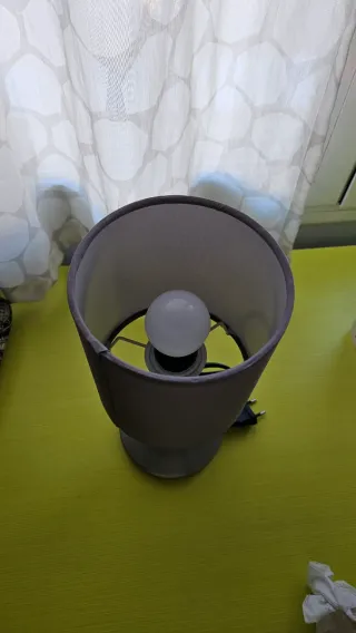 Lámpara de mesa tela y metal