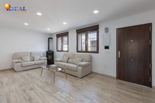 Chalet en venta en Zubia (La)