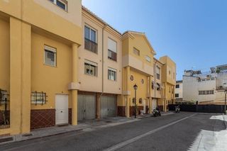Casa adosada en venta en Ogíjares