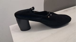 Botines negros con tachuelas