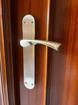 7 Puertas Madera Marrón