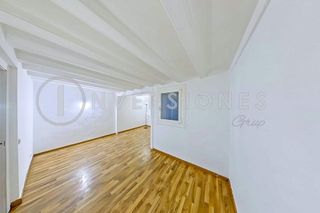 Piso en venta en El Raval en Barcelona