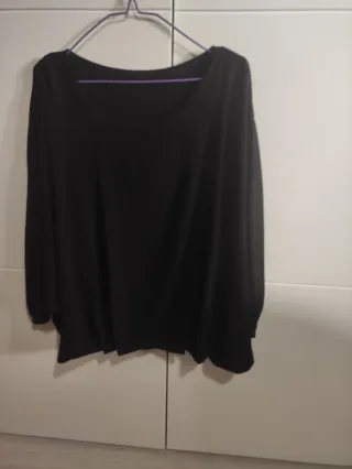 Blusa negra cómoda ligera y vaporosa