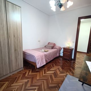 Piso en venta en El Polígono en Gijón