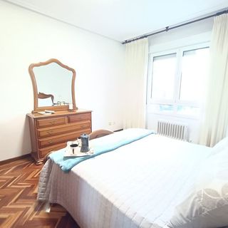 Piso en venta en El Polígono en Gijón