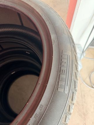 Neumáticos  4 unidades Marca Pirelli 285/45 R22