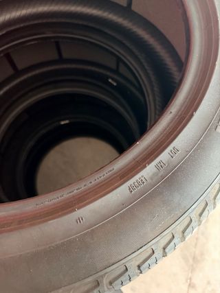 Neumáticos  4 unidades Marca Pirelli 285/45 R22