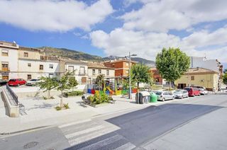 Casa adosada en venta en Padul