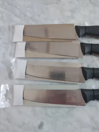 Juego de 4 cuchillos grandes