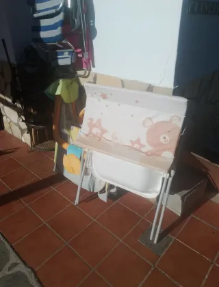 Parque infantil y cambiador bañera bebé