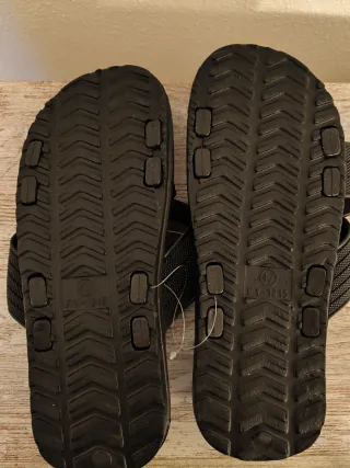 Chanclas negras hombre