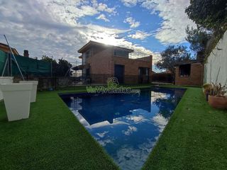 Chalet en venta en Cervelló