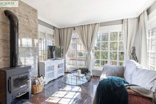 Chalet en venta en Zubia (La)