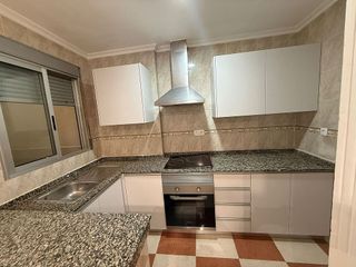 Piso en venta en Zona Avenida al Vedat en Torrent