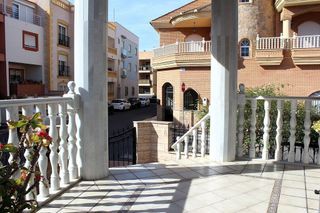 Casa adosada en venta en Roquetas Centro en Roquetas de Mar