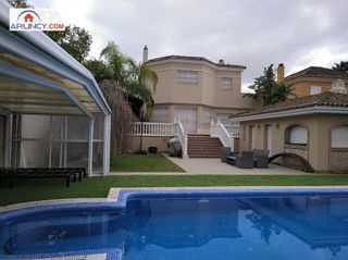 Chalet en venta en Montequinto en Dos Hermanas