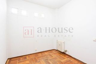 Piso en venta en Almagro en Madrid