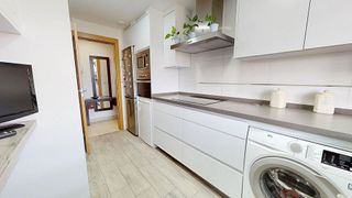 Piso en venta en Poniente-Norte - Miralbaida - Parque Azahara en Córdoba