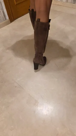 Botas de ante marrón claro