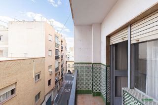 Piso en venta en Barrio Alto - San Félix - Oliveros - Altamira en Almería