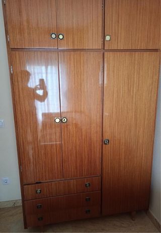 Resto del lote de muebles