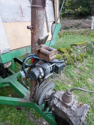 Grúa para tractor con cabrestante