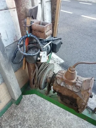 Grúa para tractor con cabrestante