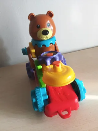 Juguete de oso con engranajes