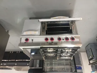 Cocina 4 fuegos ,plancha y horno    636336175
