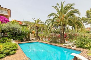 Chalet en venta en Vallirana