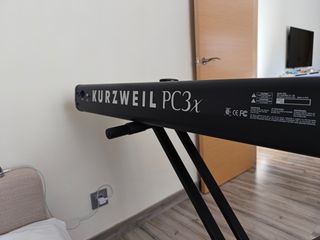 Piano Kurzweil PC3X 88 teclas + soporte