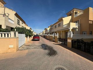 Casa adosada en venta en La Siesta - El Salado - Torreta en Torrevieja