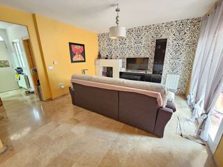 Casa adosada en venta en Avda. De los Ogíjares en Armilla