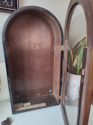 Capilla antigua / Hornacina de madera