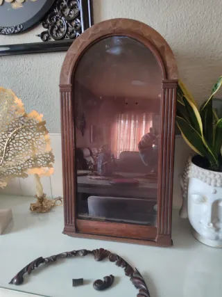 Capilla antigua / Hornacina de madera
