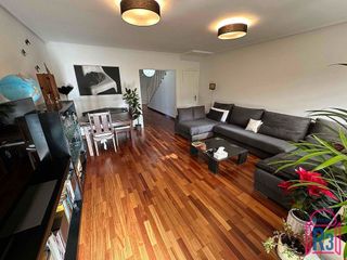 Casa adosada en venta en Villaquilambre