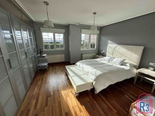 Casa adosada en venta en Villaquilambre