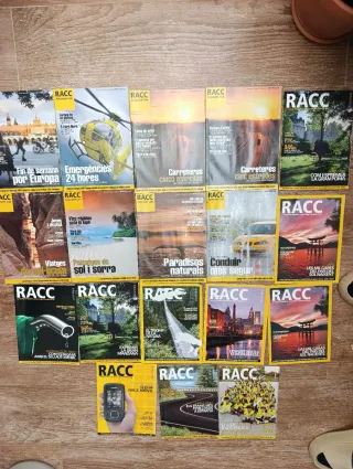 Lote 18 revistas RACC. No se venden por separado.