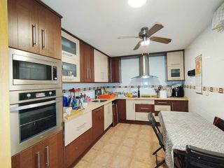 Casa adosada en venta en Tomelloso