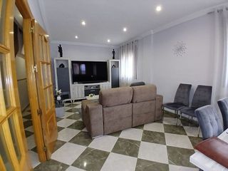 Casa adosada en venta en Tomelloso