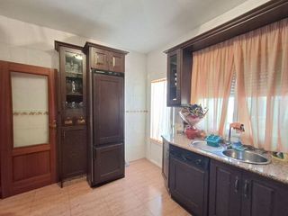 Casa adosada en venta en Carolina (La)