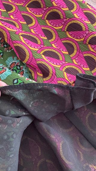 Falda larga estampada verde y rosa