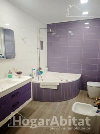 Piso en venta en El Castellar-L´Oliveral en Valencia