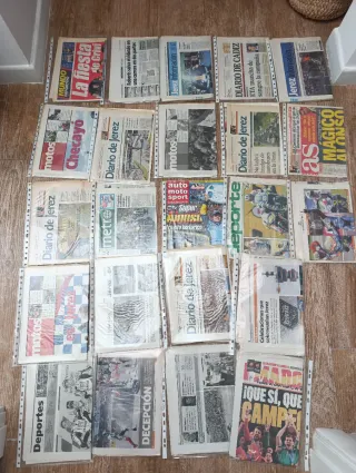 Lote 24 recortes, revistas y diarios de motociclis