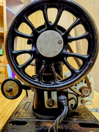 Máquina de coser Wertheim antigua